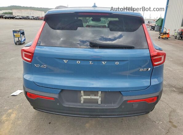 YV4L12UX2P2023689 2023 VOLVO XC40 Blue Vista trasera