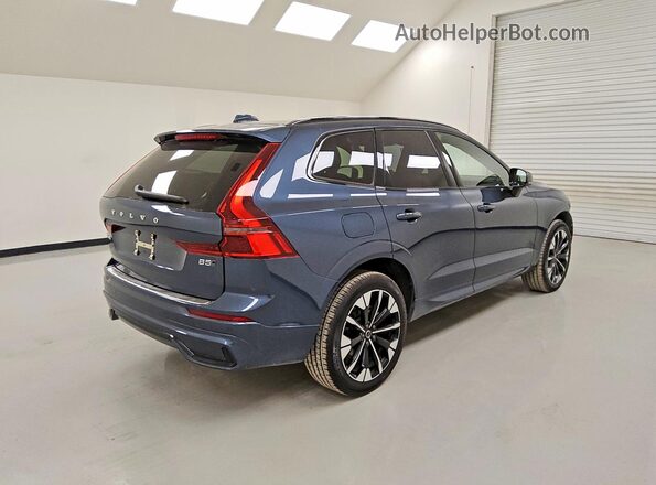 YV4M12RC4T1458059 2026 VOLVO XC60 Синий Задняя правая четверть
