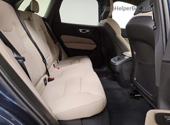 YV4M12RC4T1458059 2026 VOLVO XC60 Синий Вид задней части салона