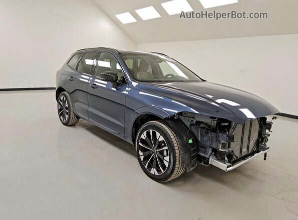 YV4M12RC4T1458059 2026 VOLVO XC60 Синий Передняя правая четверть