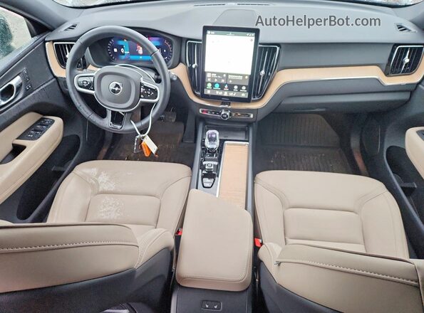 YV4M12RC6T1393702 2026 VOLVO XC60 White Vista del salpicadero
