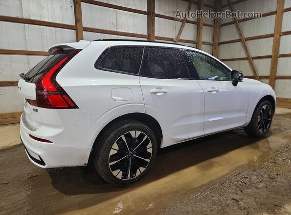 YV4M12RC6T1393702 2026 VOLVO XC60 White Trasero derecho