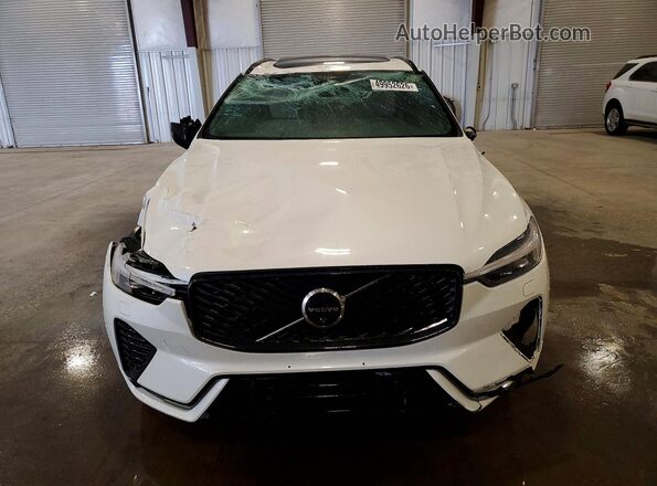 YV4M12RC9T1365327 2026 VOLVO XC60 White Вид спереду