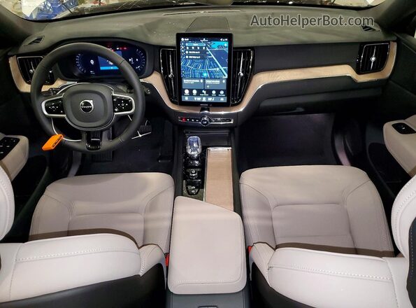 YV4M12RC9T1365327 2026 VOLVO XC60 White Вид панелі приладів