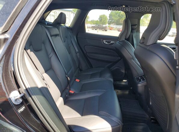 YV4M12RDXS1038023 2025 VOLVO XC60 Черный Вид задней части салона