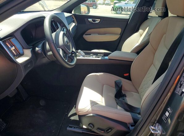 YV4M12RJ3T1362809 2026 VOLVO XC60 Угольный Вид салона спереди