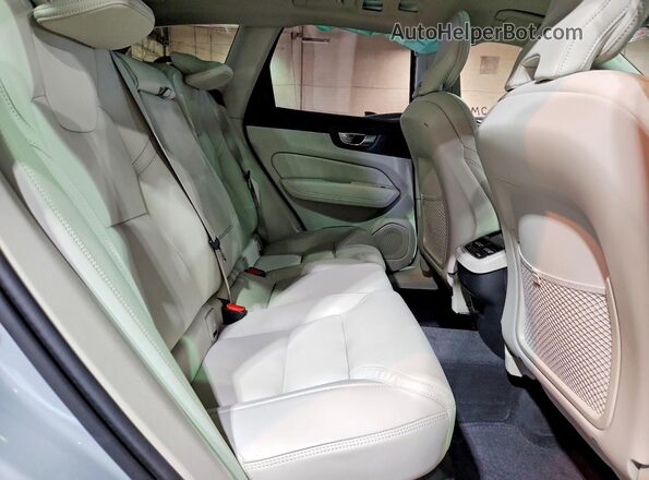 YV4M12RM4T1415124 2026 VOLVO XC60 Gray Вид задньої частини салону