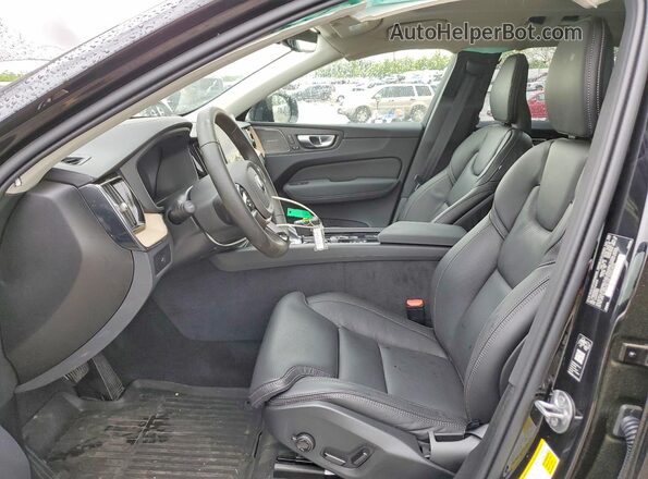 YV4M12RM7T1422570 2026 VOLVO XC60 Черный Вид салона спереди