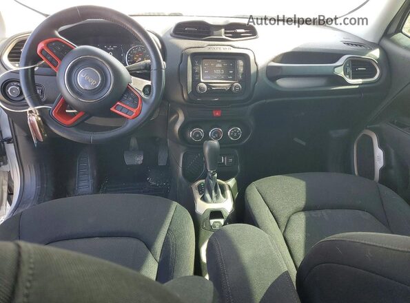 ZACCJABB0HPF12877 2017 JEEP RENEGADE Серебряный Вид панели приборов