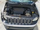 2017 Jeep Renegade Latitude Серебряный vin: ZACCJABB5HPG00355
