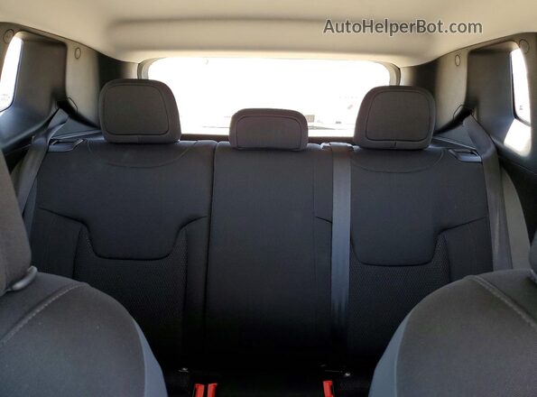 ZACCJABB8JPH62700 2018 JEEP RENEGADE Белый Вид задних сидений