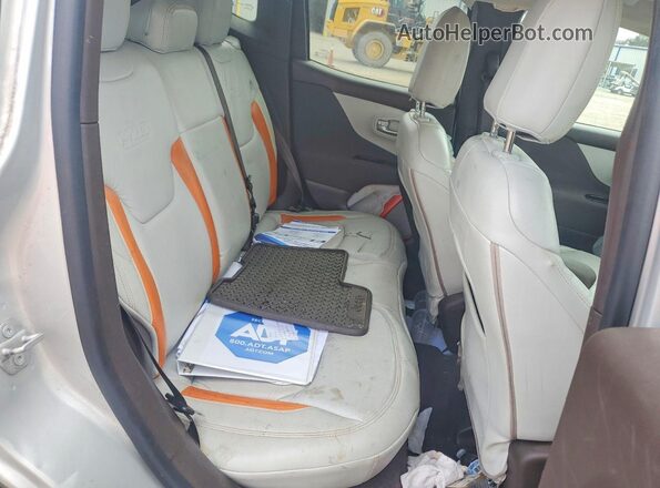 ZACCJABT5GPC53441 2016 JEEP RENEGADE Серебряный Вид задней части салона