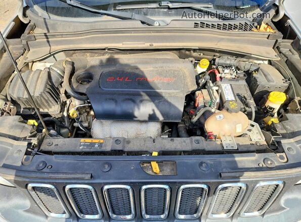 ZACCJBABXHPF47580 2017 JEEP RENEGADE Silver Vista del compartimento del motor