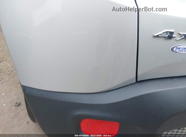 ZACCJBBB9HPF65549 2017 JEEP RENEGADE Серебряный Вид спереди