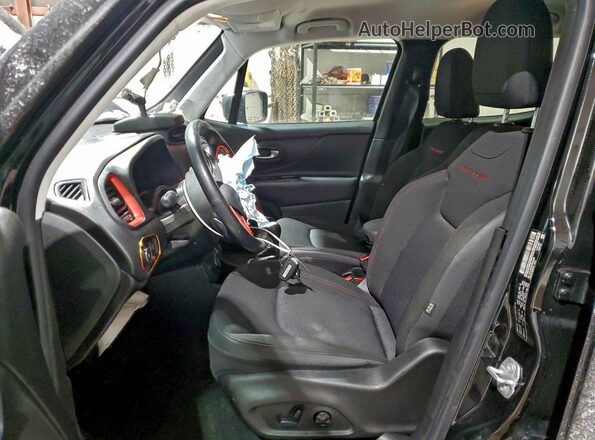 ZACCJBCB3JPH48255 2018 JEEP RENEGADE Черный Вид салона спереди