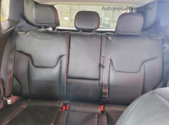 ZACCJBCB4HPF17598 2017 JEEP RENEGADE Серый Вид задних сидений