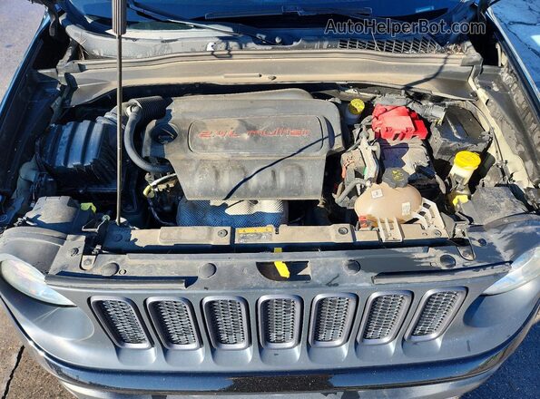 ZACCJBCB7JPH58979 2018 JEEP RENEGADE Black Rear interior view