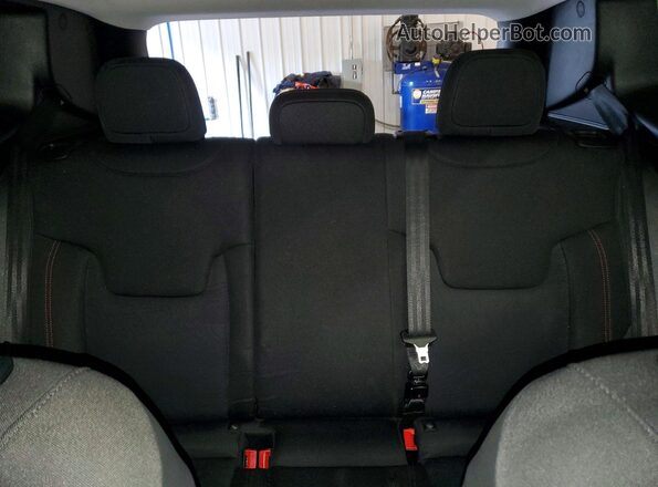 ZACCJBCT3GPD44650 2016 JEEP RENEGADE Silver Вид задніх сидінь