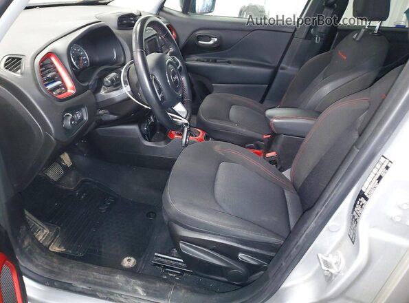 ZACCJBCT3GPD44650 2016 JEEP RENEGADE Silver Вид салону спереду