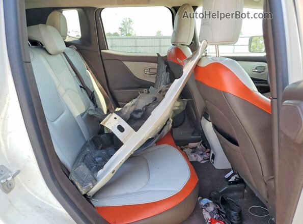 ZACCJBDT3GPD04468 2016 JEEP RENEGADE White Vista interior trasera