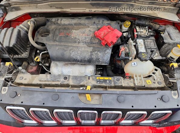 ZACNJAAB5LPL66041 2020 JEEP RENEGADE Red Engine compartment view