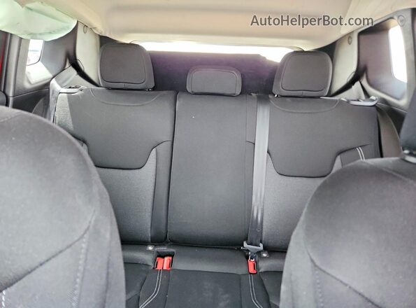 ZACNJBAB2LPL76502 2020 JEEP RENEGADE Красный Вид задних сидений