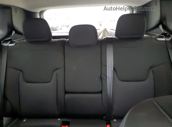 ZACNJBC15LPL03905 2020 JEEP RENEGADE Silver Rear seats view