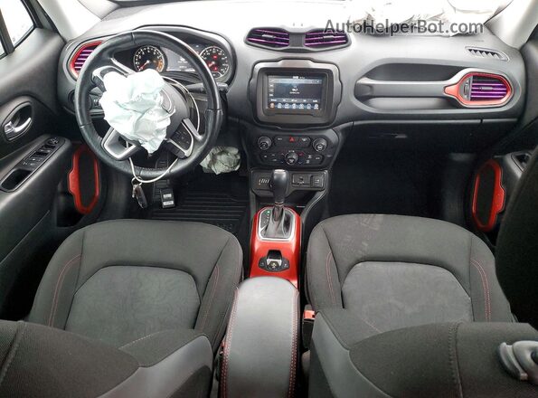 ZACNJBC15LPL03905 2020 JEEP RENEGADE Silver Dashboard view