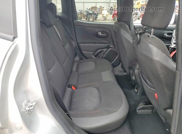 ZACNJBC15LPL03905 2020 JEEP RENEGADE Silver Rear interior view