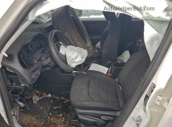 ZACNJDB10NPN90182 2022 JEEP RENEGADE Белый Вид салона спереди
