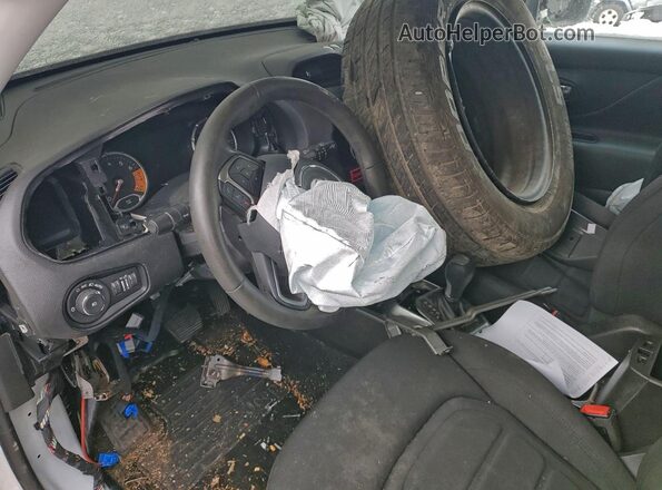 ZACNJDB10NPN90182 2022 JEEP RENEGADE Белый Вид панели приборов