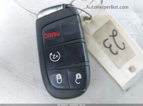 ZACNJDB14NPN83204 2022 JEEP RENEGADE Черный Вид панели приборов