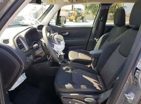 ZACNJDB14PPP44542 2023 JEEP RENEGADE Серебряный Вид салона спереди