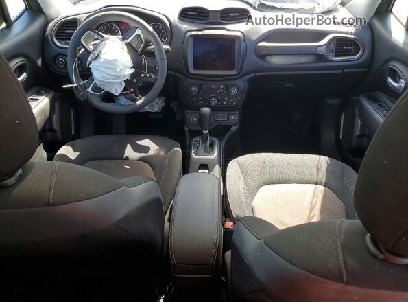 ZACNJDB14PPP44542 2023 JEEP RENEGADE Серебряный Вид панели приборов