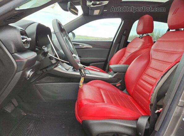 ZACPDFDW0R3A12152 2024 DODGE OTHER Gray Widok wnętrza z przodu