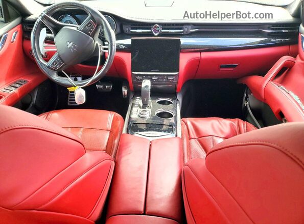 ZAM56YPM2NX393148 2022 MASERATI QUATTROPOR Белый Вид панели приборов