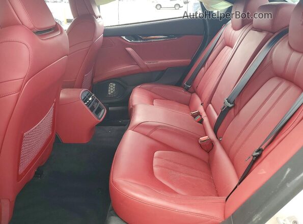 ZAM56YPM2NX393148 2022 MASERATI QUATTROPOR Белый Вид задних сидений