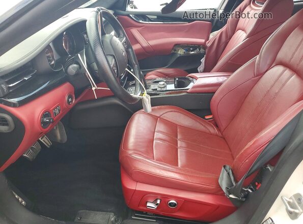 ZAM56YPM2NX393148 2022 MASERATI QUATTROPOR Белый Вид салона спереди