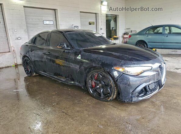 ZARFAEAV5H7555310 2017 ALFA ROMEO GIULIA Black Przód prawy