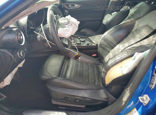 ZARFAECN0J7597354 2018 ALFA ROMEO GIULIA Синий Вид салона спереди