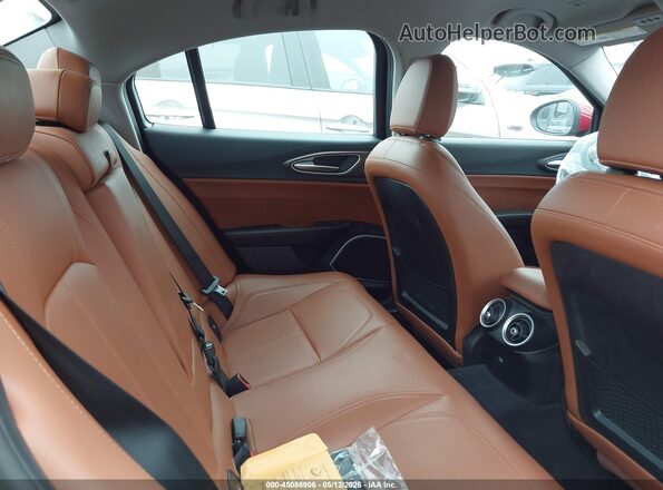 ZARFAECN2H7540258 2017 ALFA ROMEO GIULIA Red VIN կոդի պիտակի տեսք