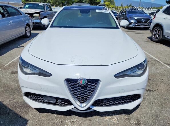 ZARFAECN3J7572805 2018 ALFA ROMEO GIULIA Белый Вид спереди