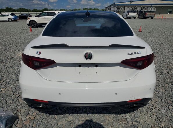 ZARFAECN6J7581062 2018 ALFA ROMEO GIULIA White Widok z tyłu