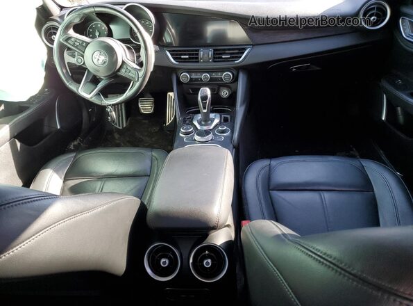 ZARFAMAN3N7655217 2022 ALFA ROMEO GIULIA Черный Вид панели приборов