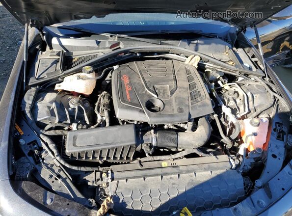 ZARFAMAN3N7655217 2022 ALFA ROMEO GIULIA Черный Вид задней части салона