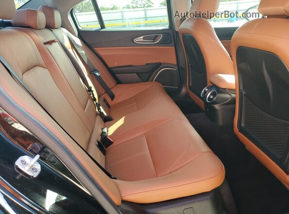 ZARFAMAN8K7598220 2019 ALFA ROMEO GIULIA Black Widok tylnych siedzeń