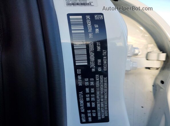 ZARFAMBN0P7668850 2023 ALFA ROMEO GIULIA White Widok komory silnika