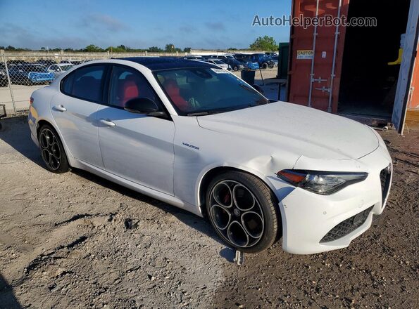 ZARFAMBN0P7668850 2023 ALFA ROMEO GIULIA White Przód prawy