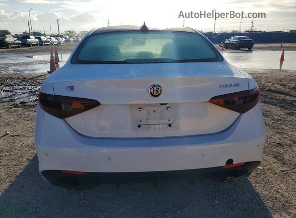 ZARFAMBN0P7668850 2023 ALFA ROMEO GIULIA White Widok z tyłu