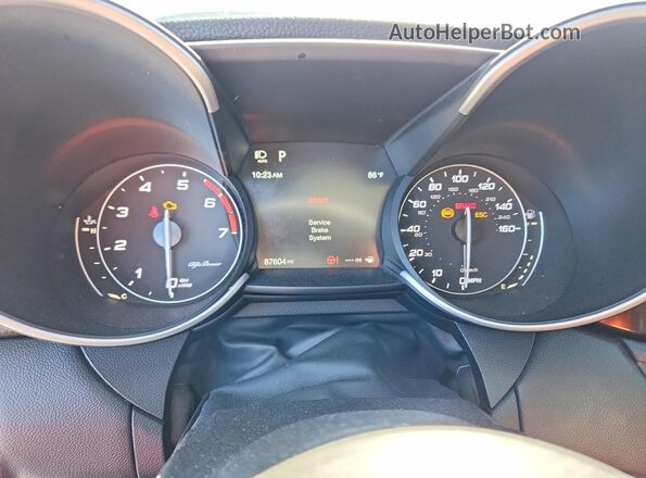 ZARFAMBN1K7620444 2019 ALFA ROMEO GIULIA Красный Вид щитка приборов